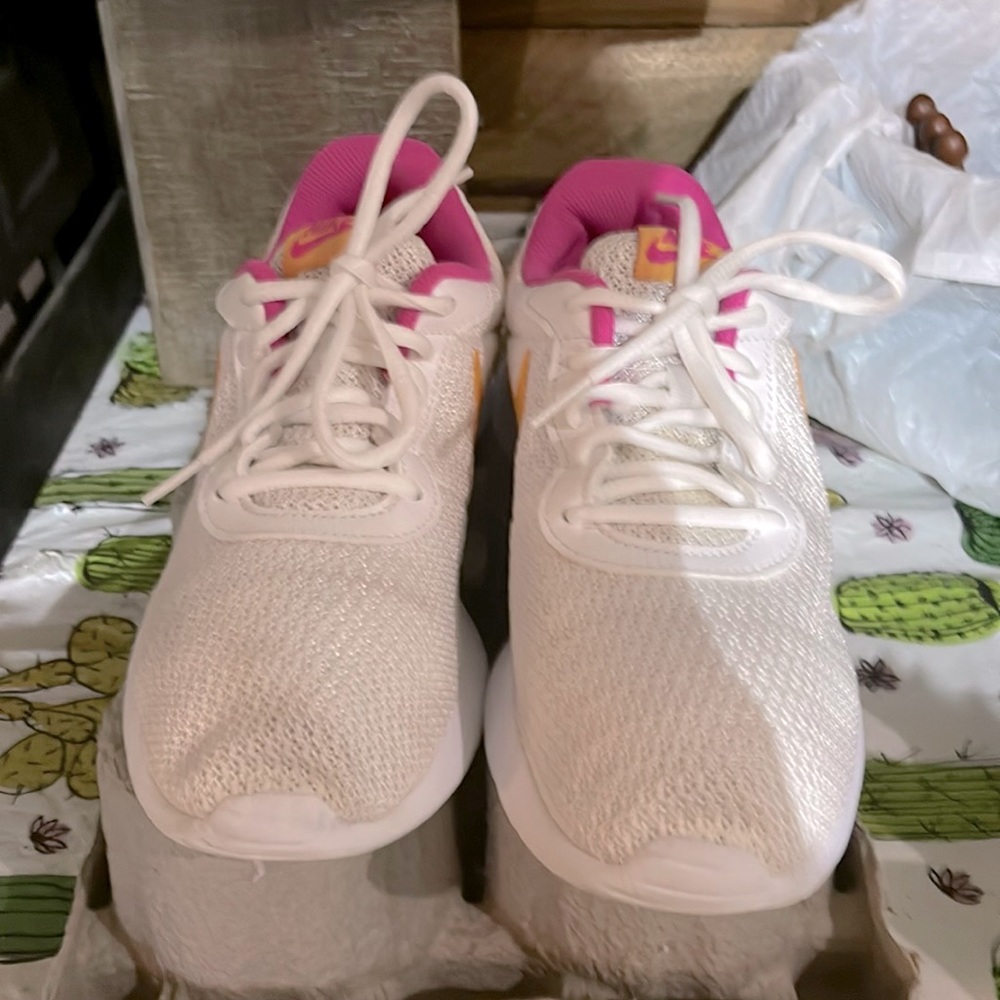 Nike size 9 shoes